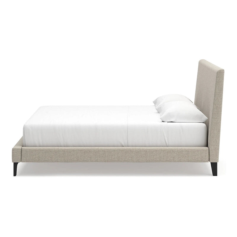 Lit King rembourré gris clair Cielden Signature Design by Ashley avec sommier à lattes