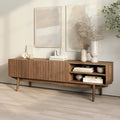 Meuble TV Kelly adapté aux téléviseurs jusqu'à 65 po avec pieds en bois, design scandinave moderne du milieu du siècle