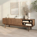 Meuble TV Kelly adapté aux téléviseurs jusqu'à 65 po avec pieds en bois, design scandinave moderne du milieu du siècle