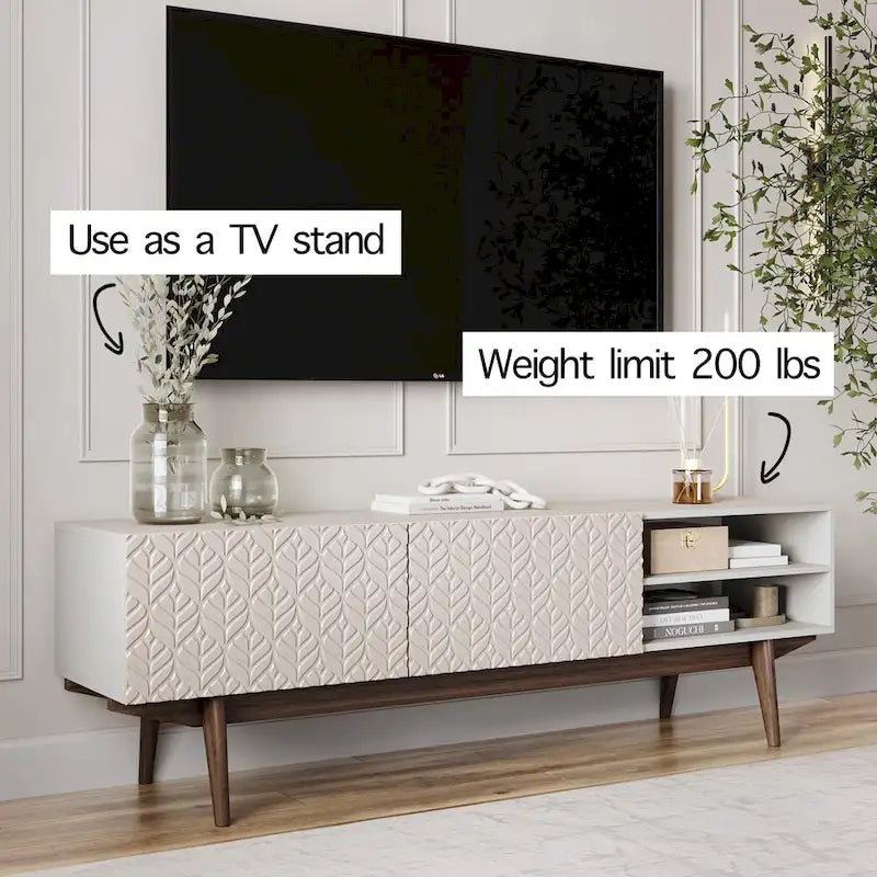 Meuble TV Kelly adapté aux téléviseurs jusqu'à 65 po avec pieds en bois, design scandinave moderne du milieu du siècle