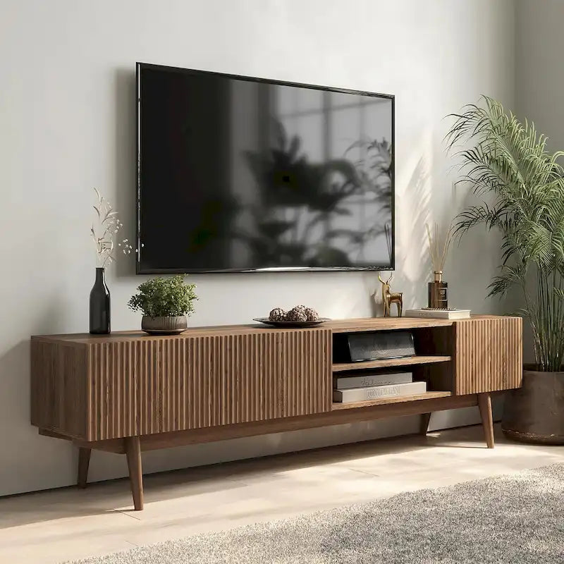 Meuble TV Kelly adapté aux téléviseurs jusqu'à 65 po avec pieds en bois, design scandinave moderne du milieu du siècle