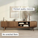 Meuble TV Kelly adapté aux téléviseurs jusqu'à 65 po avec pieds en bois, design scandinave moderne du milieu du siècle