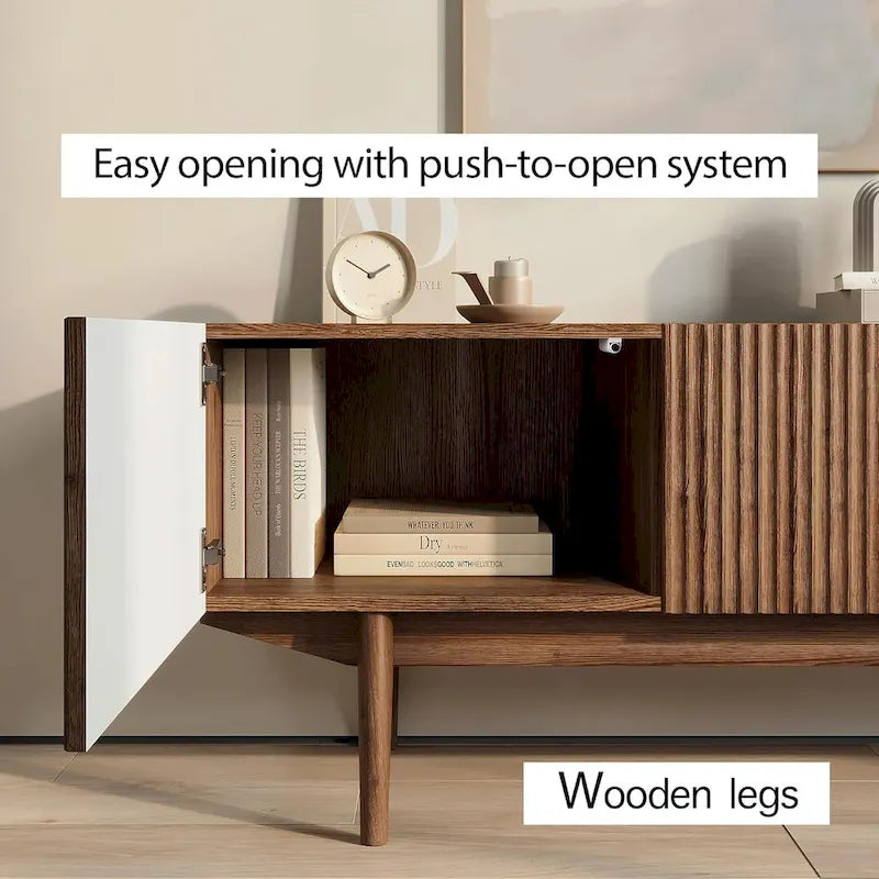 Meuble TV Kelly adapté aux téléviseurs jusqu'à 65 po avec pieds en bois, design scandinave moderne du milieu du siècle
