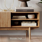 Meuble TV Kelly adapté aux téléviseurs jusqu'à 65 po avec pieds en bois, design scandinave moderne du milieu du siècle