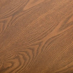 Beau lit plateforme en bois bas de style mid-century