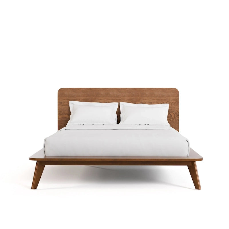 Beau lit plateforme en bois bas de style mid-century